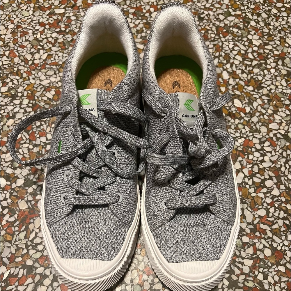 Cariuma sustainable canvas sneakers size 8